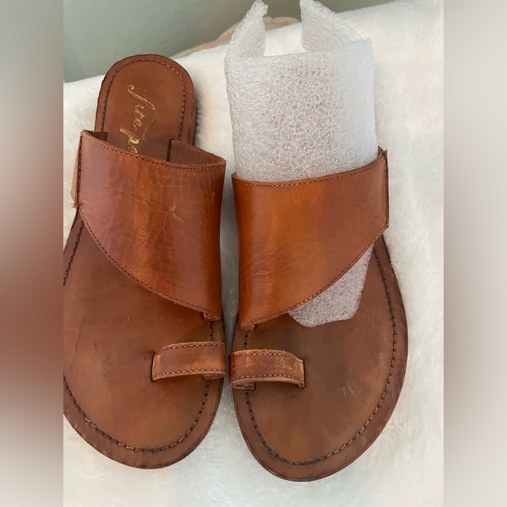 Free people tan slides
